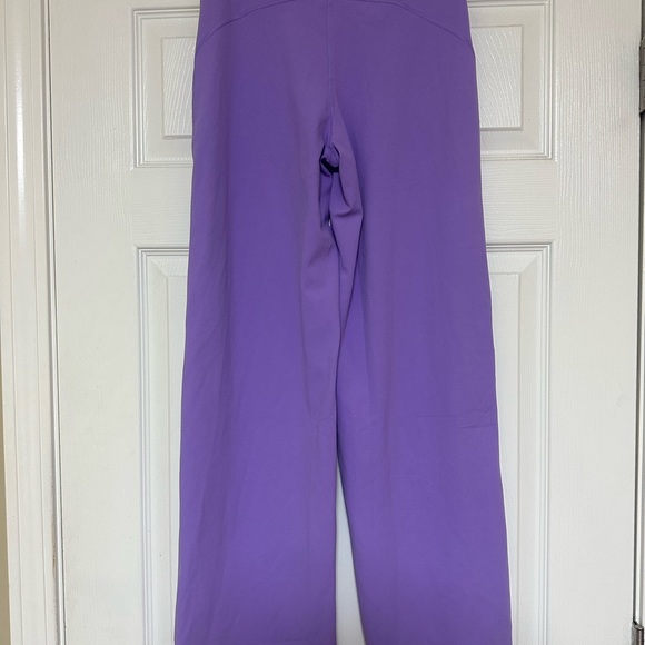 FP Movement by Free People Purple Sleeveless Crop Top and flair leggings set - Picture 10 of 11